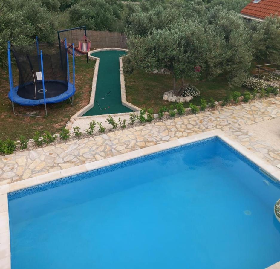 Holiday House M&A&K With Swimming Pool Kaštel Štafilić المظهر الخارجي الصورة