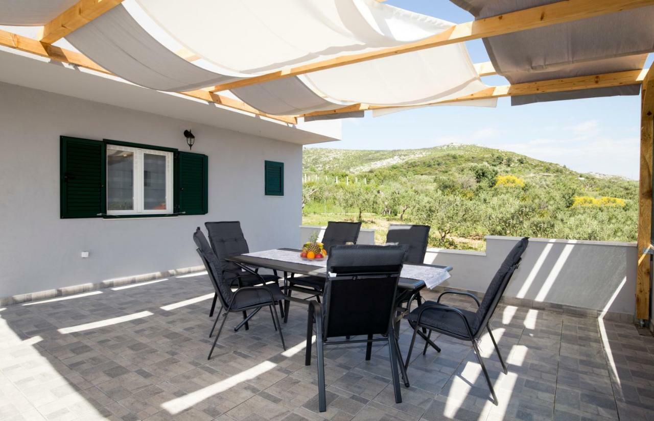 Holiday House M&A&K With Swimming Pool Kaštel Štafilić المظهر الخارجي الصورة
