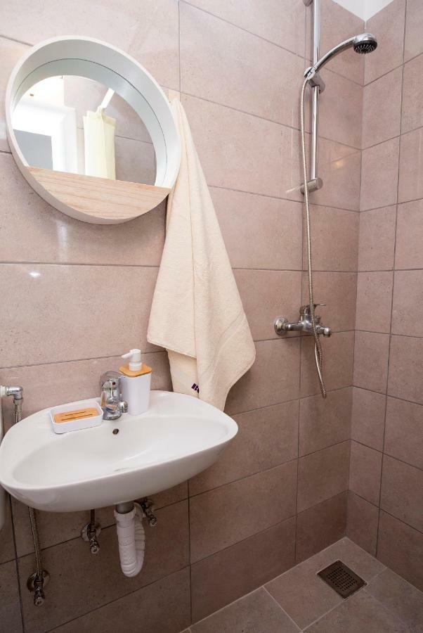 Holiday House M&A&K With Swimming Pool Kaštel Štafilić المظهر الخارجي الصورة